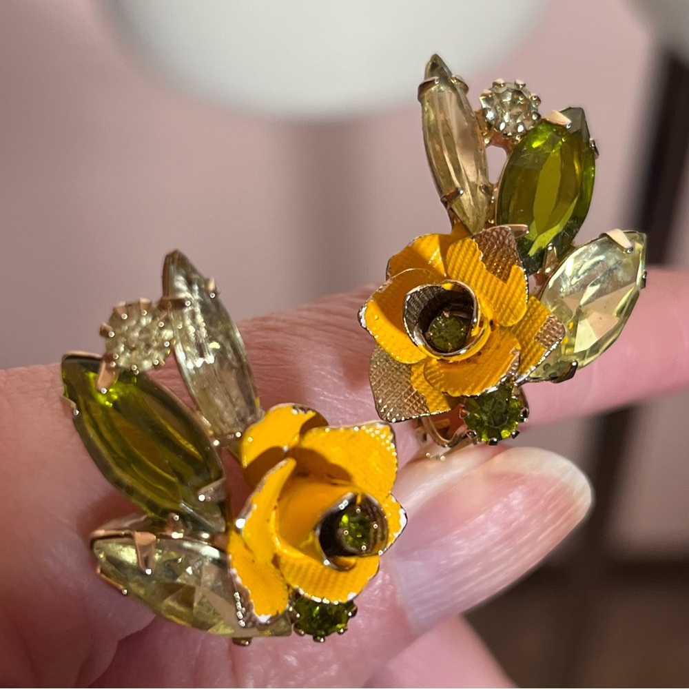 Vintage 1940 50 Julianna MCM art deco Yellow Roses Marquise Green Glass Earrings